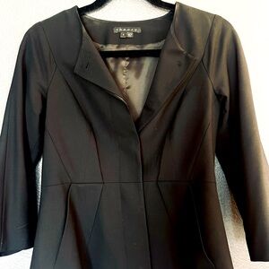 Black blazer by THEORY stylishly tailored, fully lined size 4 Good